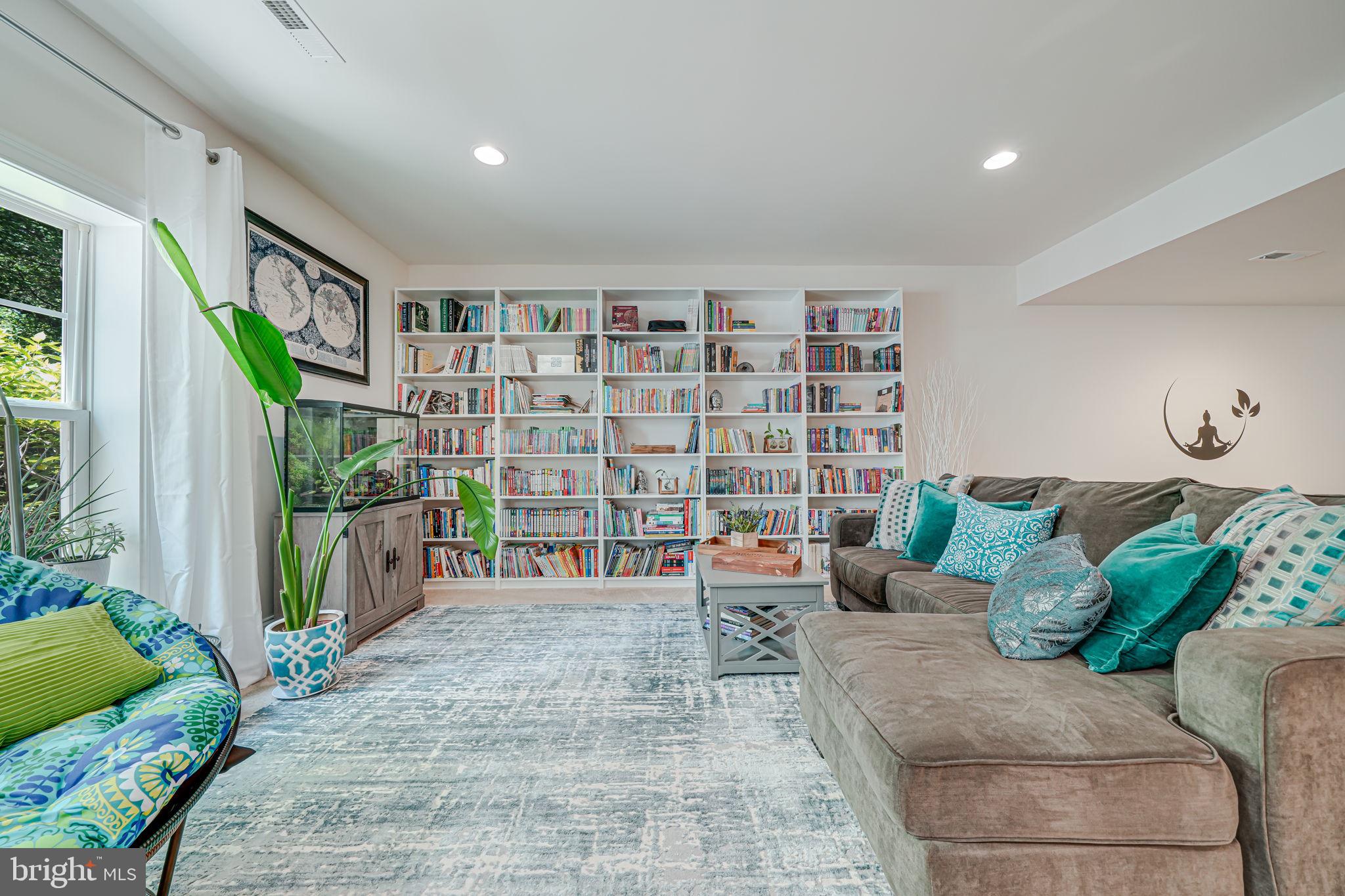 MANOR RIDGE - Residential