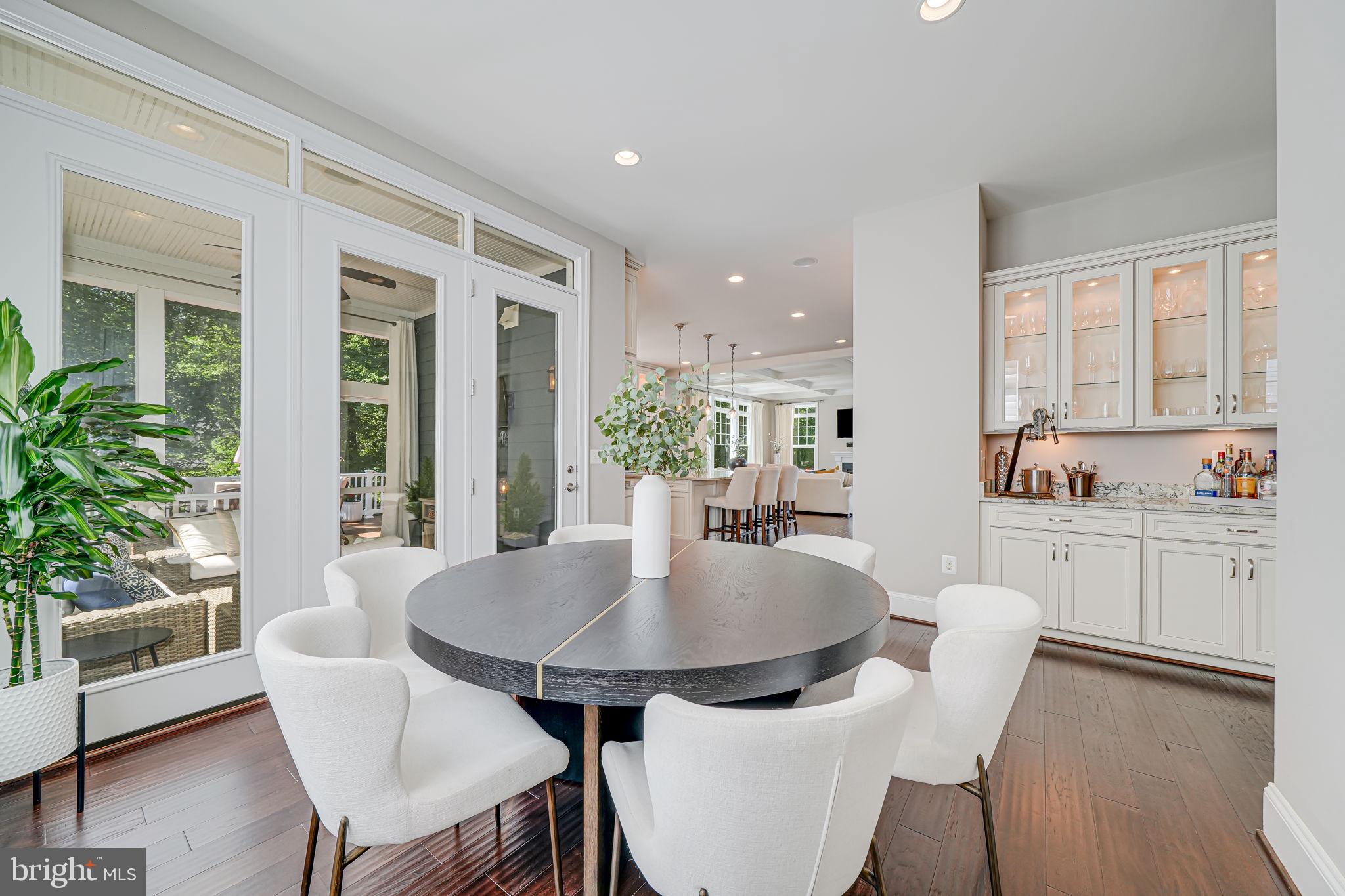 MANOR RIDGE - Residential