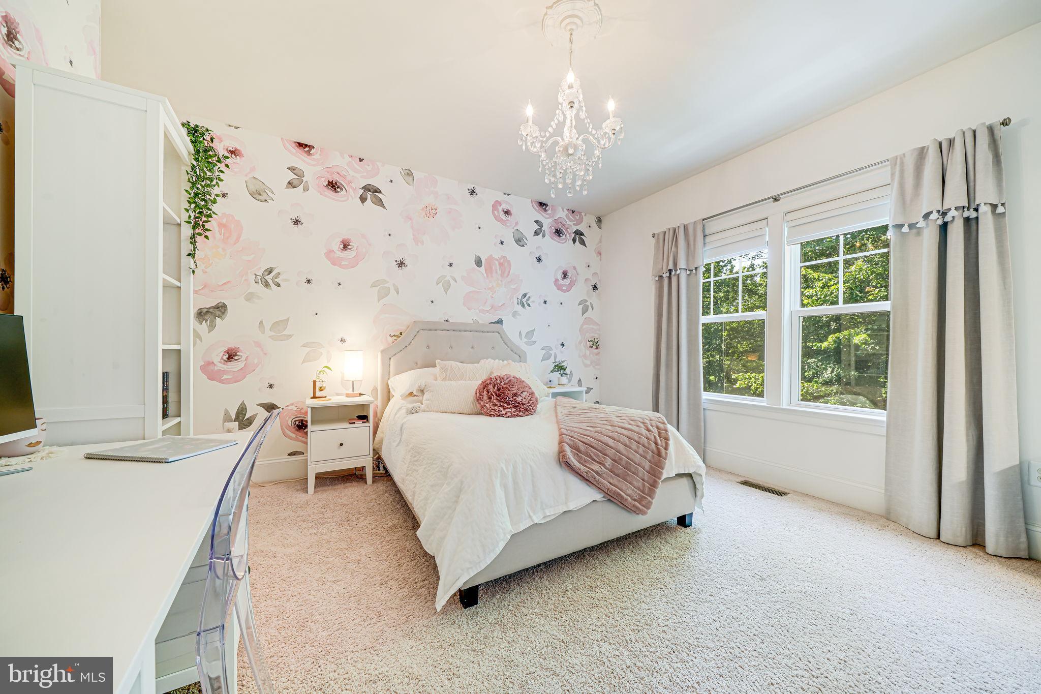 MANOR RIDGE - Residential