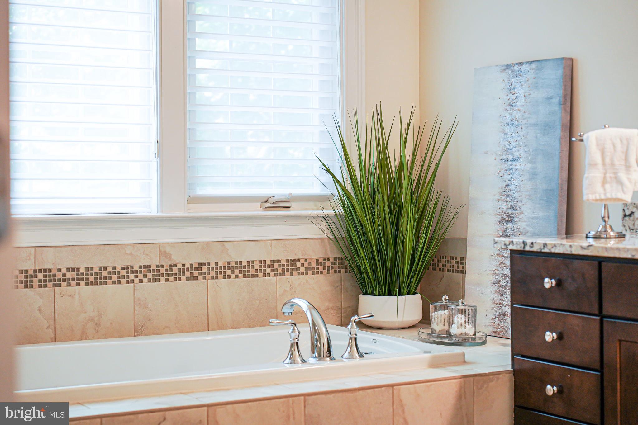 MANOR RIDGE - Residential