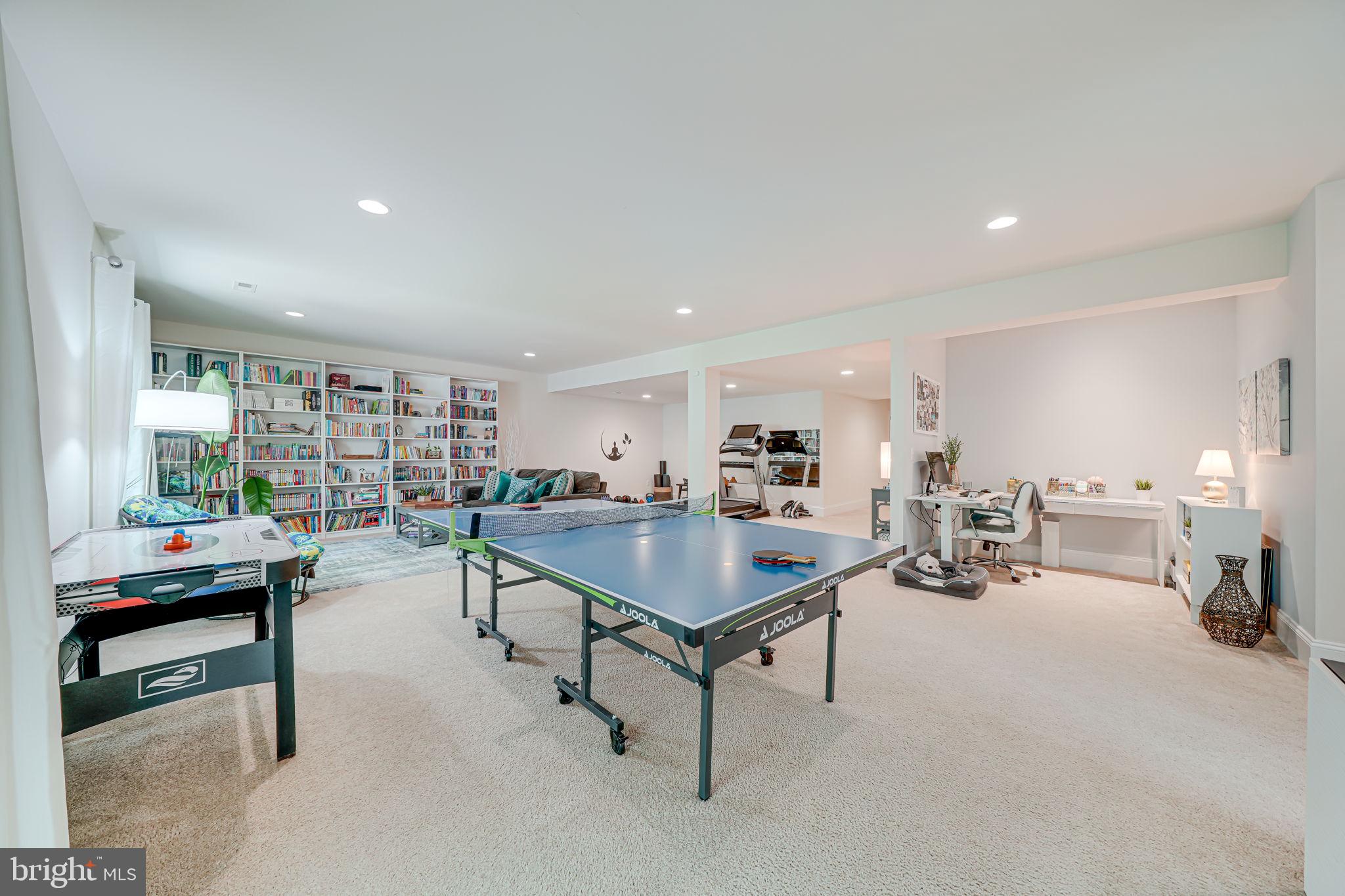 MANOR RIDGE - Residential