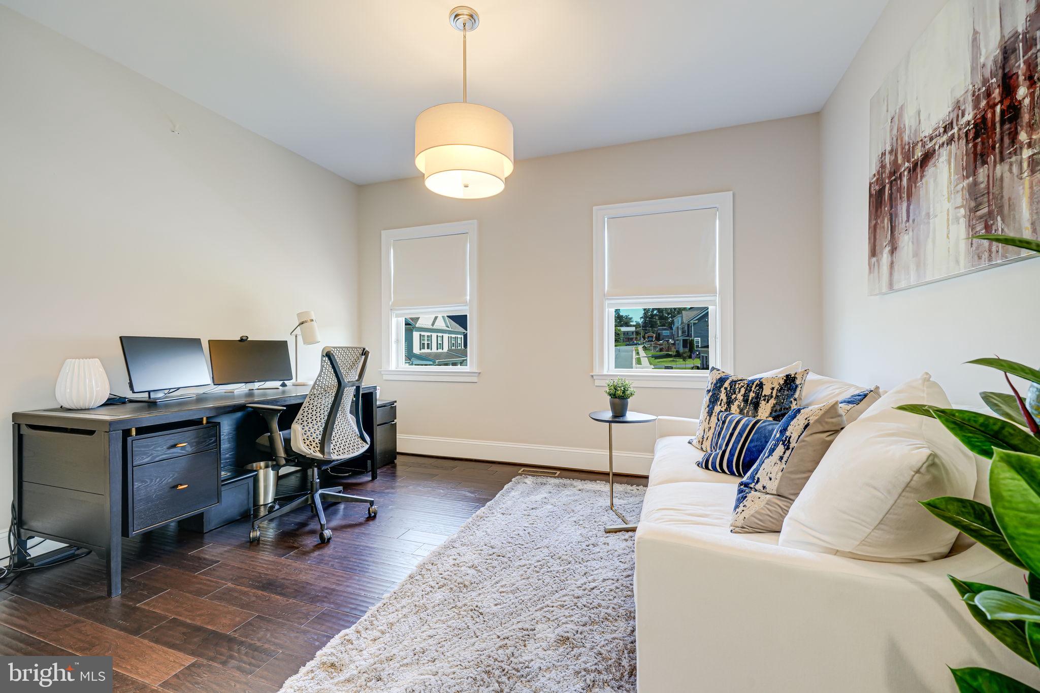 MANOR RIDGE - Residential