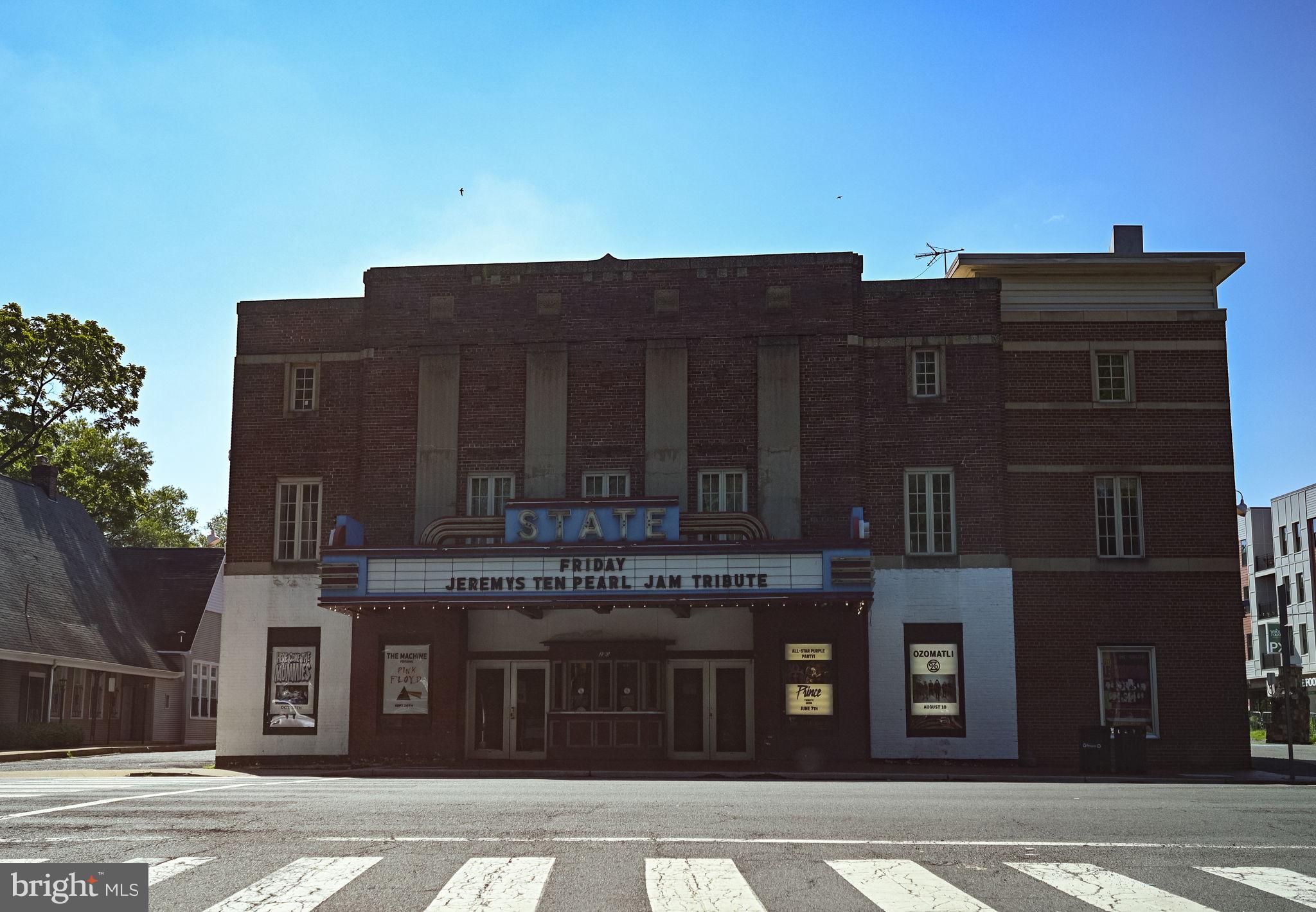 MANOR RIDGE - Residential