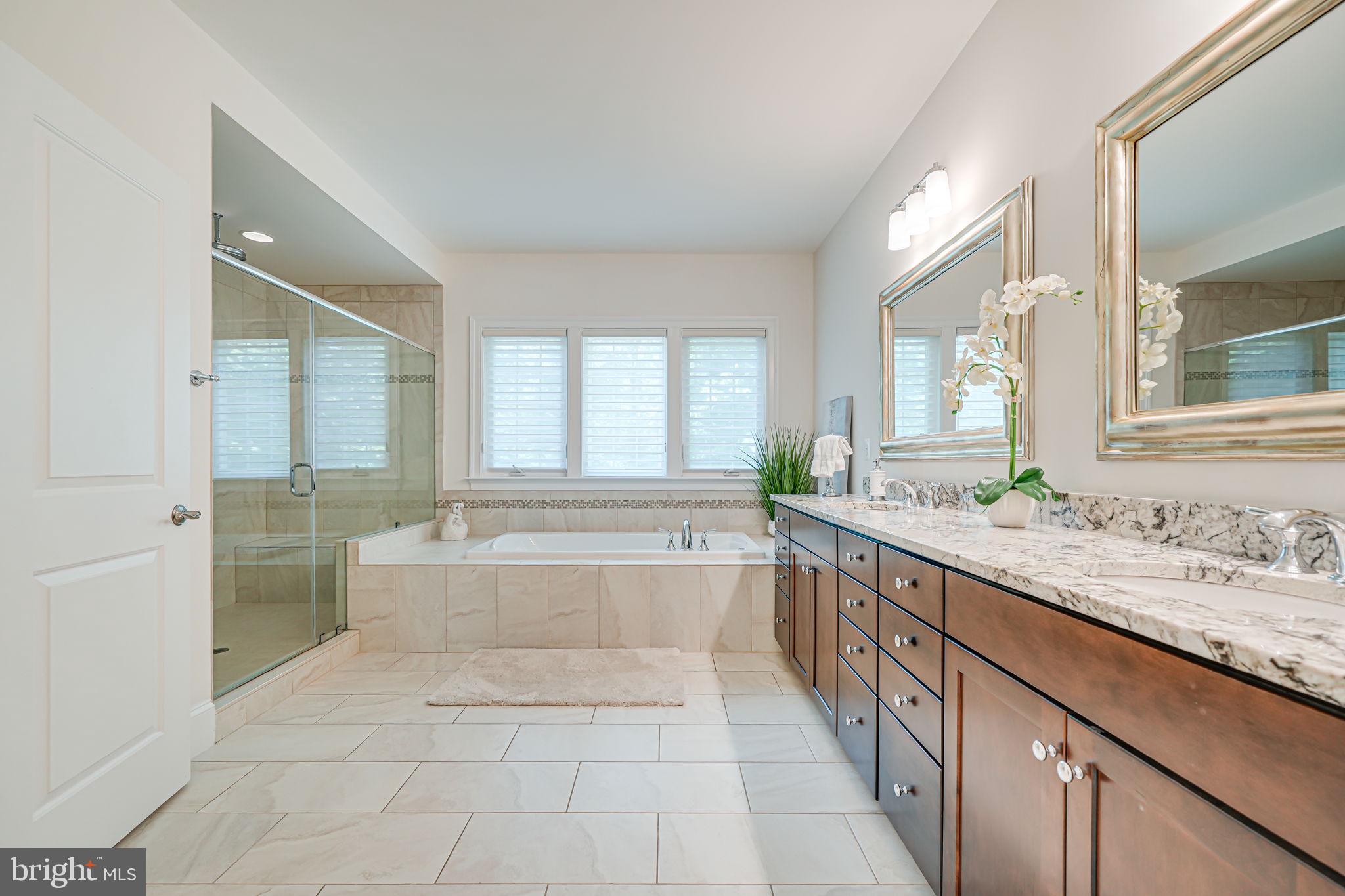 MANOR RIDGE - Residential