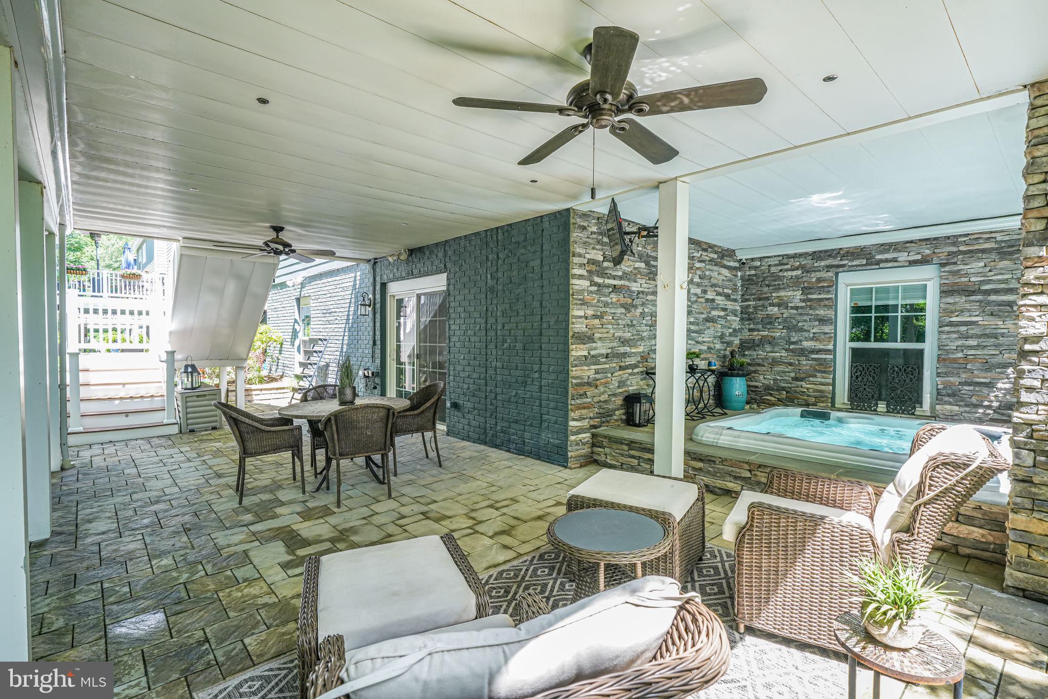 MANOR RIDGE - Residential