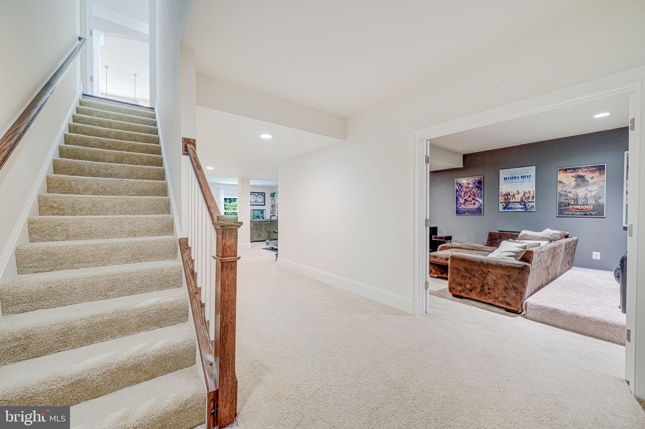 MANOR RIDGE - Residential