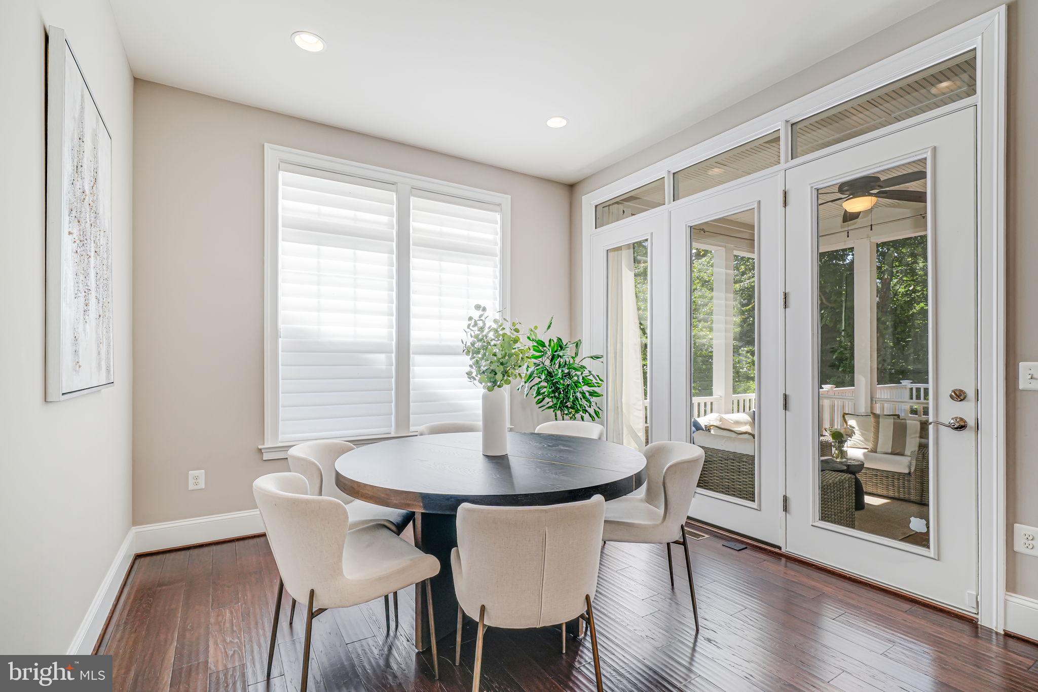 MANOR RIDGE - Residential