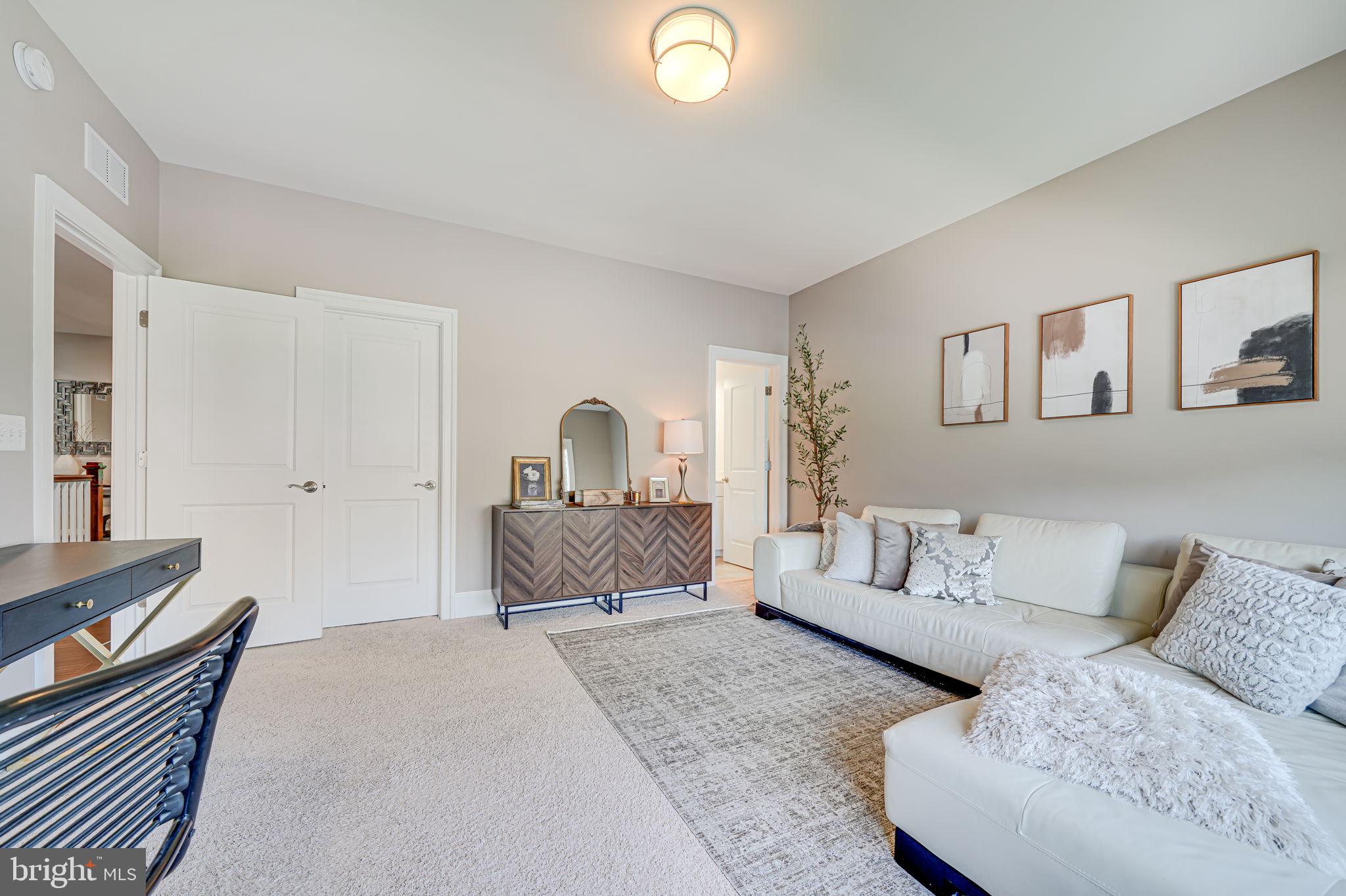 MANOR RIDGE - Residential