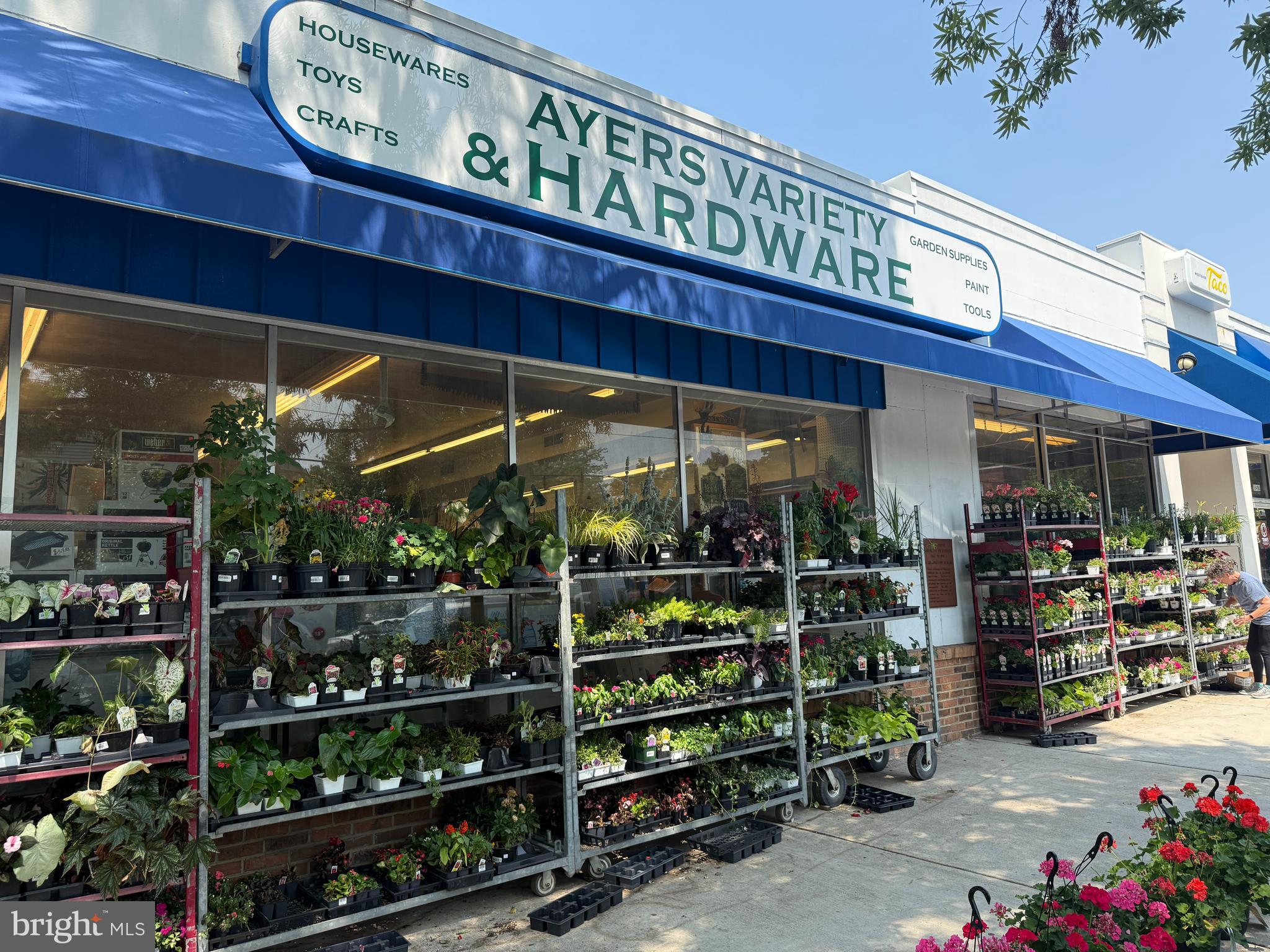 MANOR RIDGE - Residential