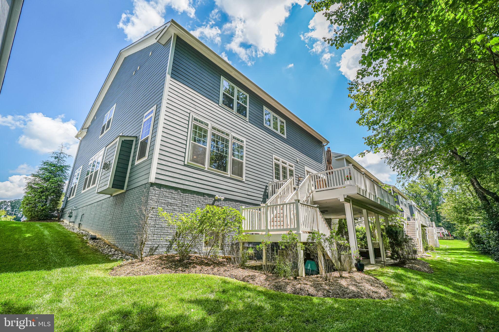 MANOR RIDGE - Residential