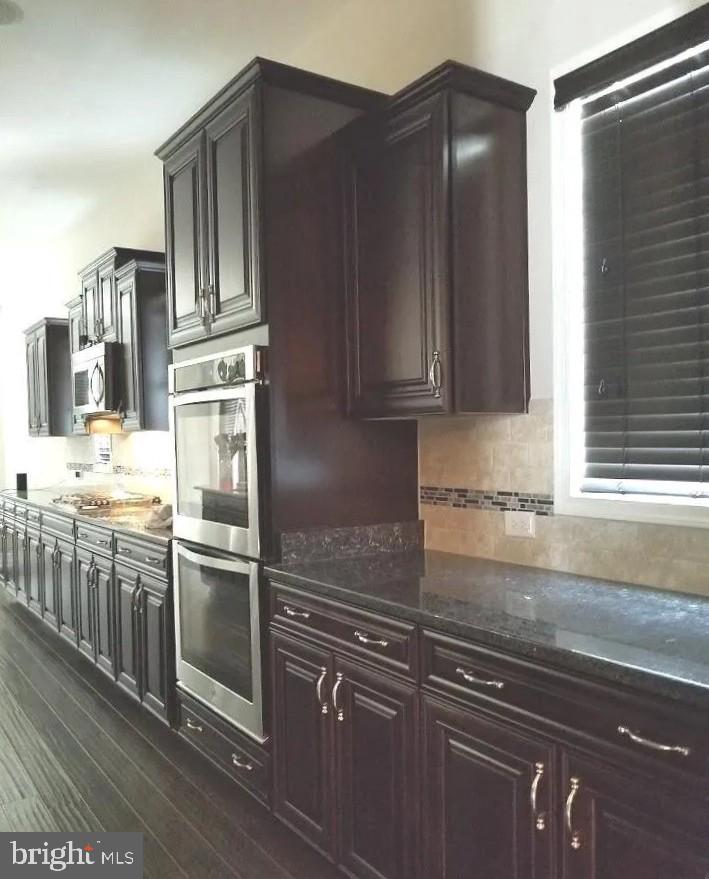 HILLS OF AQUIA - Residential Lease