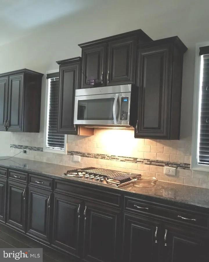 HILLS OF AQUIA - Residential Lease