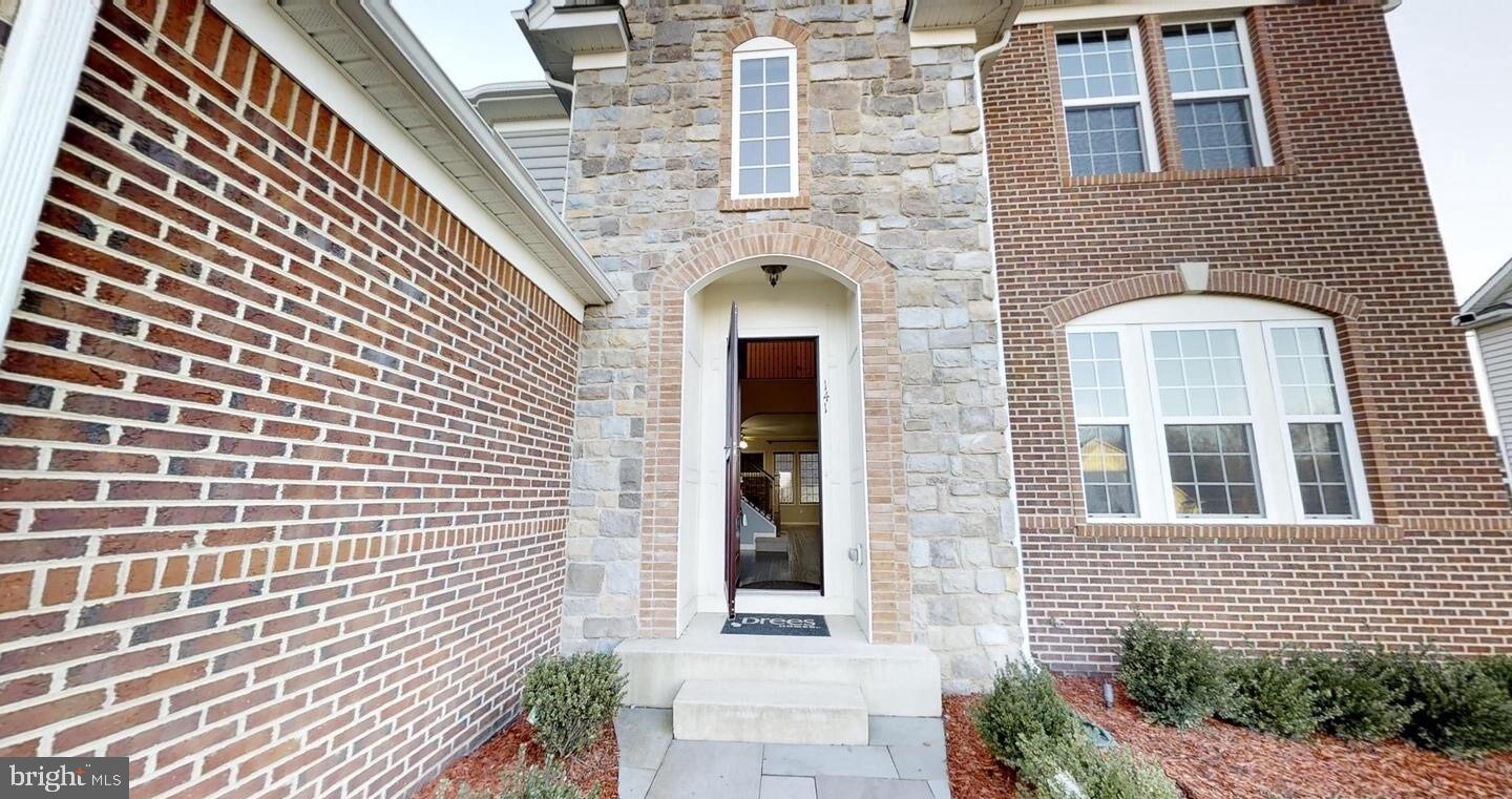 HILLS OF AQUIA - Residential Lease