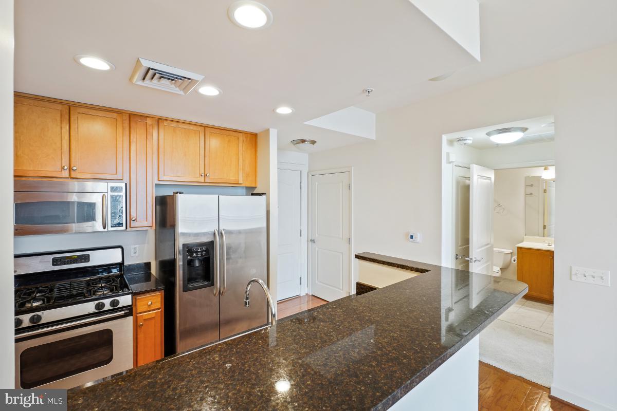 1000 N RANDOLPH STREET 806