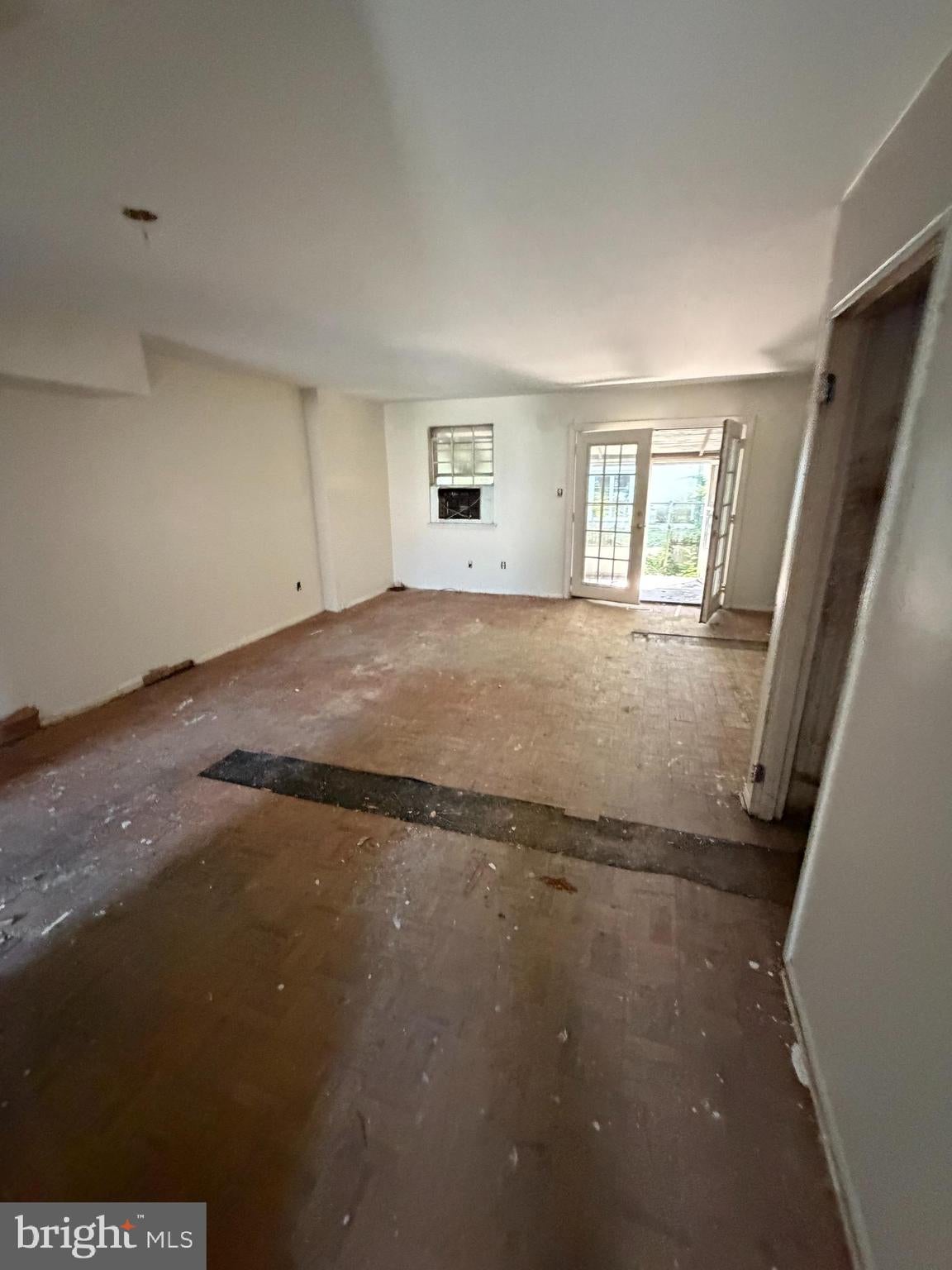 1539 ROOSEVELT DRIVE