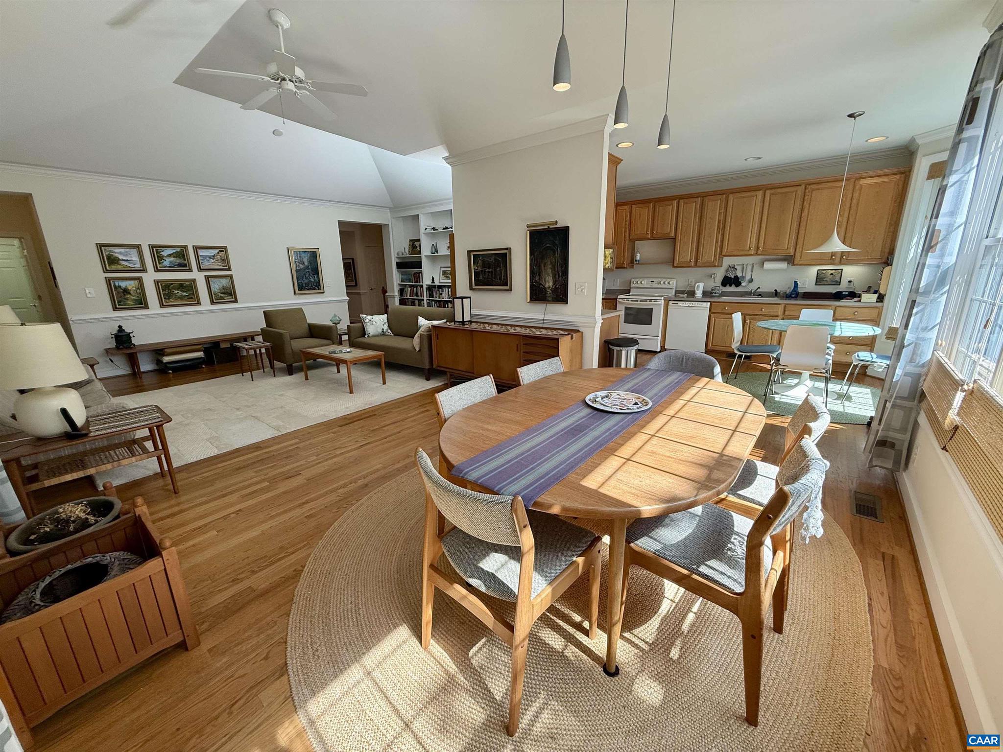 1320 PANTOPS COTTAGE CT