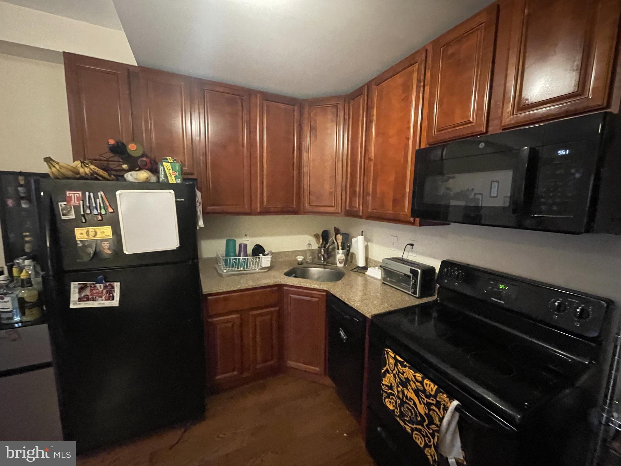 1802 Willington St #1. This is a 1st floor/ basement unit right next to the Temple Police Station.
This is a 5 bed 2 bath unit
The rent $1,500 per month with water included. Renters are responsible for electric and WIFI
Unit has Laundry, dishwasher, and a security system
Pets are a case by case basis, unit also has a large private backyard
The Property is managed directly by the owner
Available 1st week of August
1st, Last, and Security due prior to moving in
Easy 5 minute walk to campus and very close to the police station