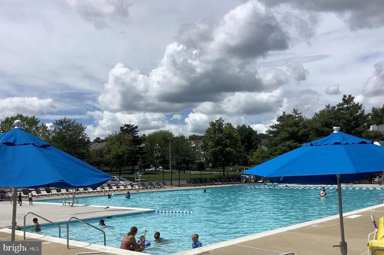 LONGMEAD - Residential