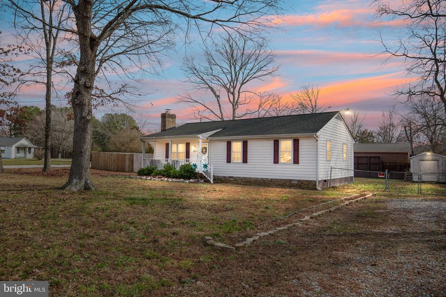 CHARMING 3 BEDROOM ON A LARGE CORNER LOT NESTLED JUST MINUTES FROM I-95 AND RT 1. THIS ADORABLE RAMBLER IS THE PERFECT BLEND OF COMFORT AND FUNCTIONALITY! ITS FEATURES INCLUDE: NEW HVAC IN 2021 AND NEW ROOF IN 2022, COZY WOOD BURNING FIREPLACE, HUGE EAT IN KITCHEN STAINLESS STEEL APPLIANCES, SEPARATE PRIMARY BATH, HARDWOOD FLOORING, BACK DECK, FENCED IN BACKYARD, LARGE DRIVEWAY FOR AMPLE PARKING, YOU NAME IT! A MUST SEE FOR THE PRICE!