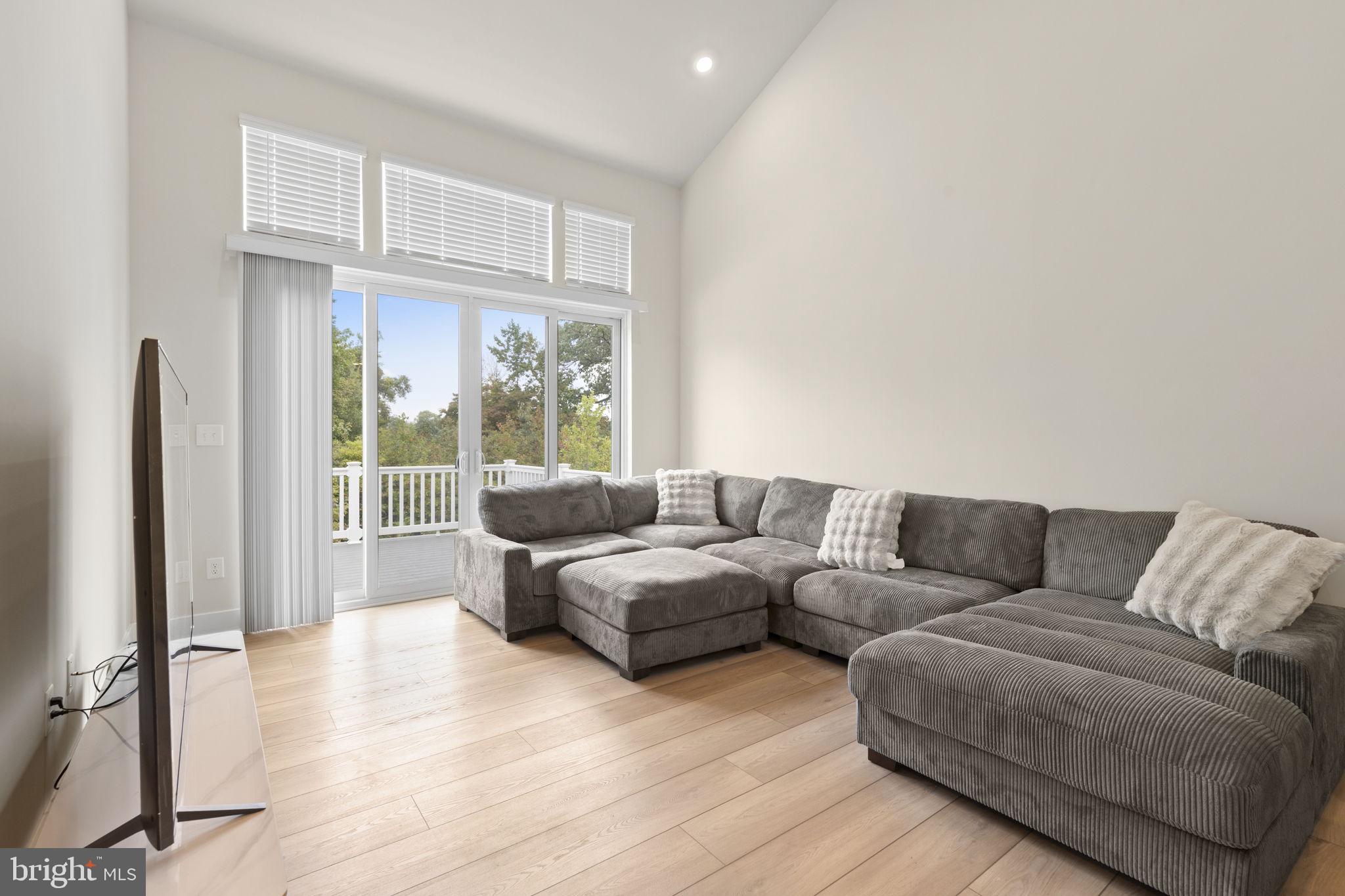 WATER'S LANDING - Residential