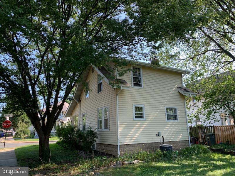 LYON PARK - Residential Lease