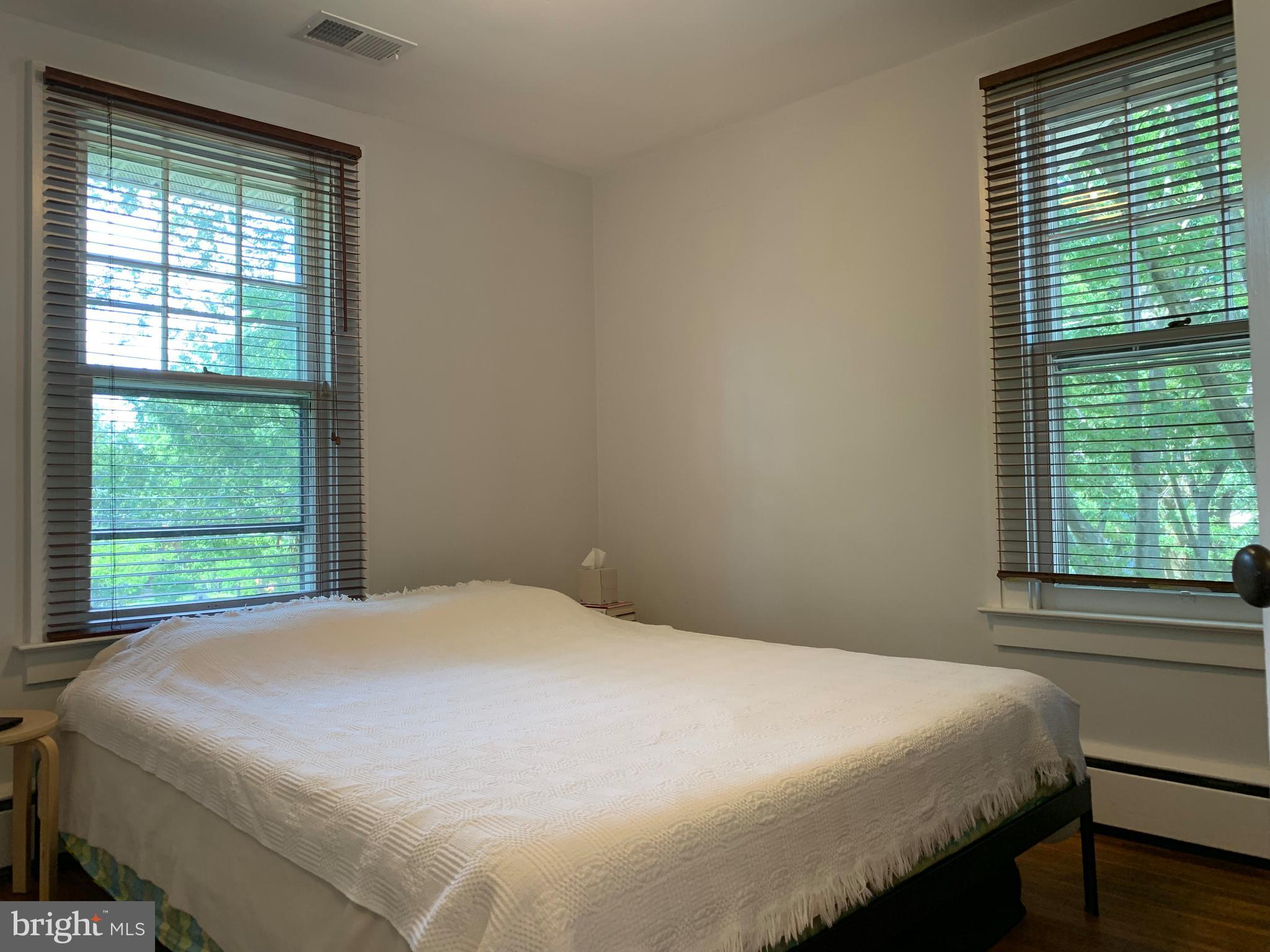 LYON PARK - Residential Lease