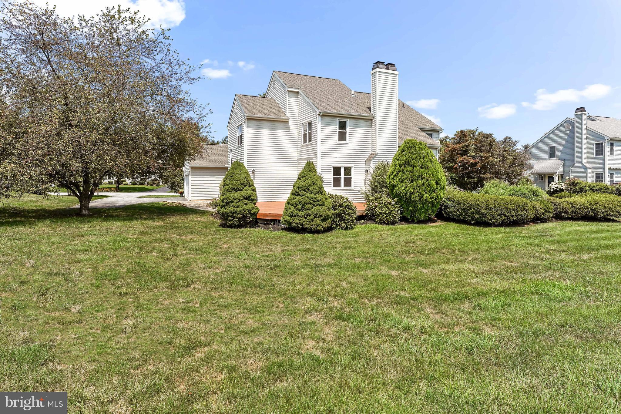 TWIN HILLS - Residential