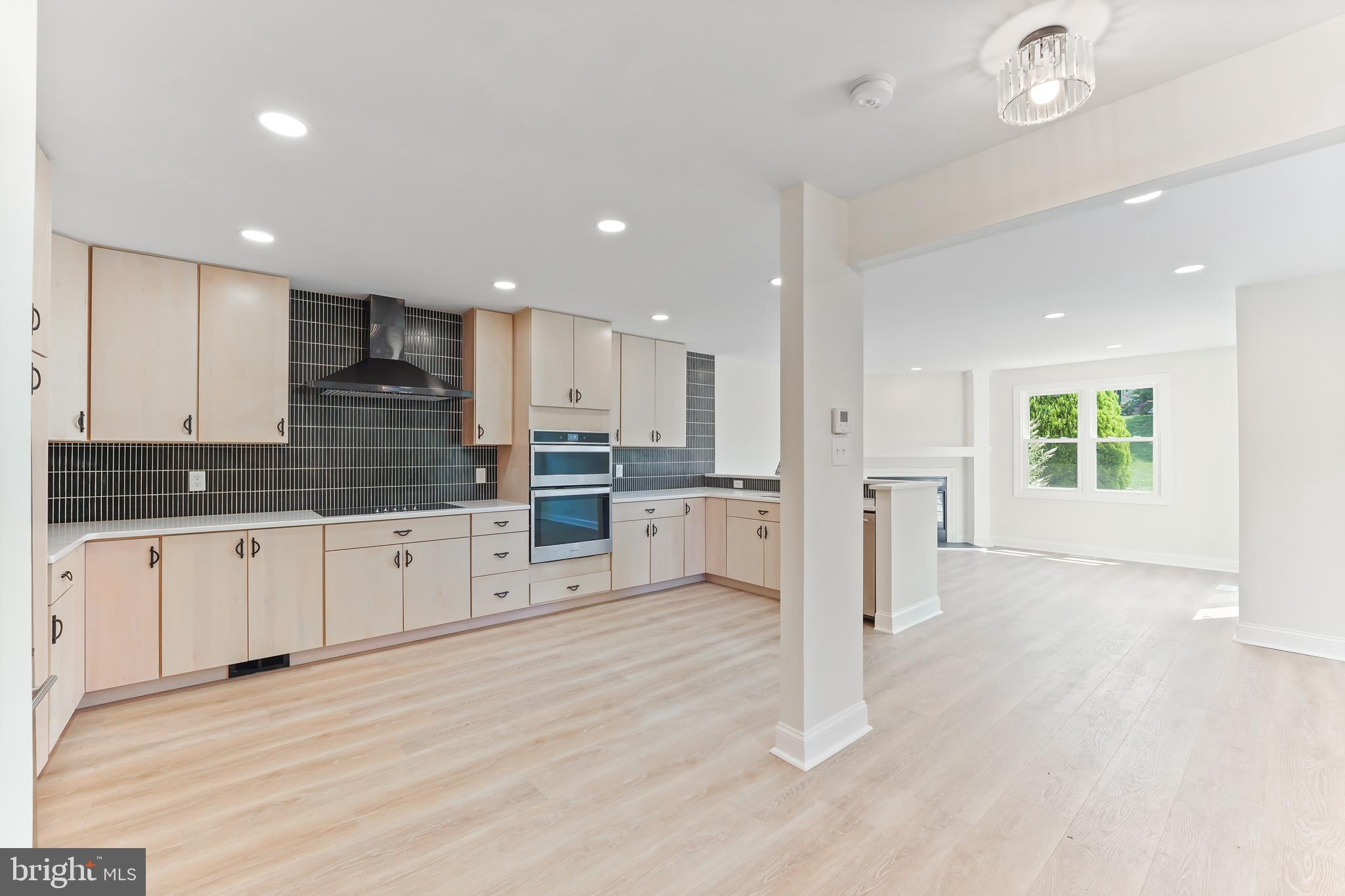 TWIN HILLS - Residential