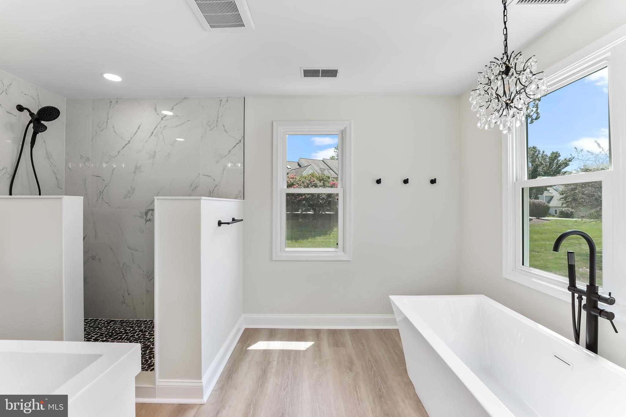 TWIN HILLS - Residential