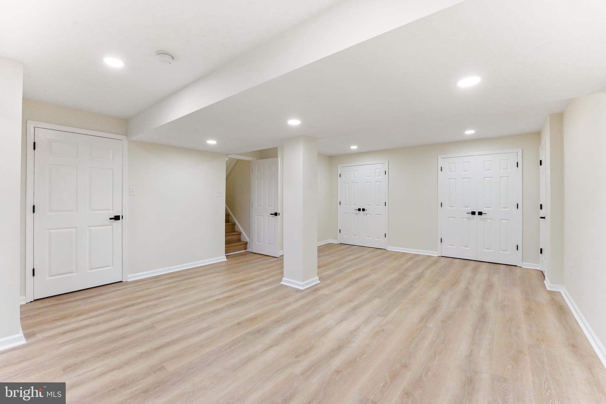 TWIN HILLS - Residential