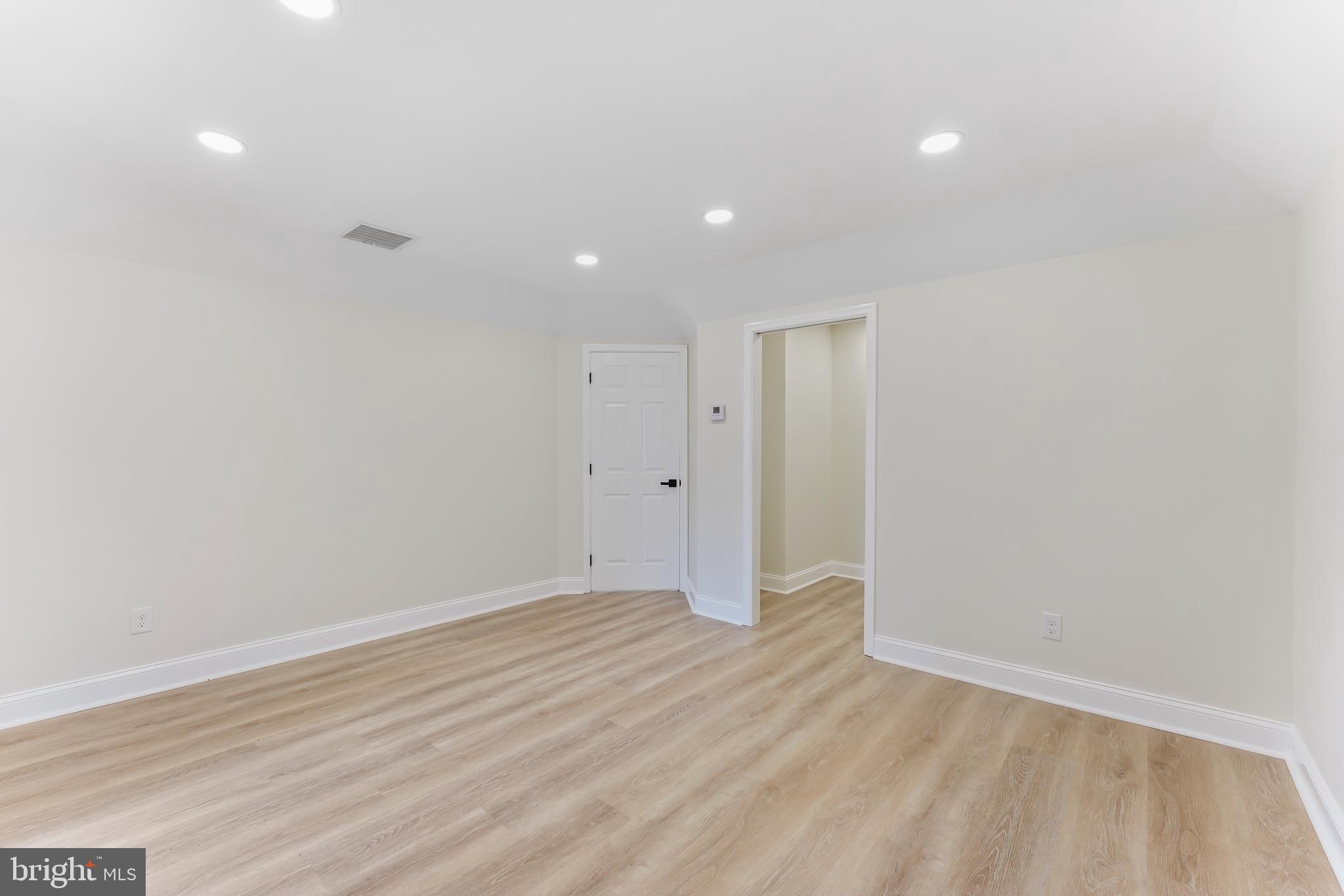 TWIN HILLS - Residential