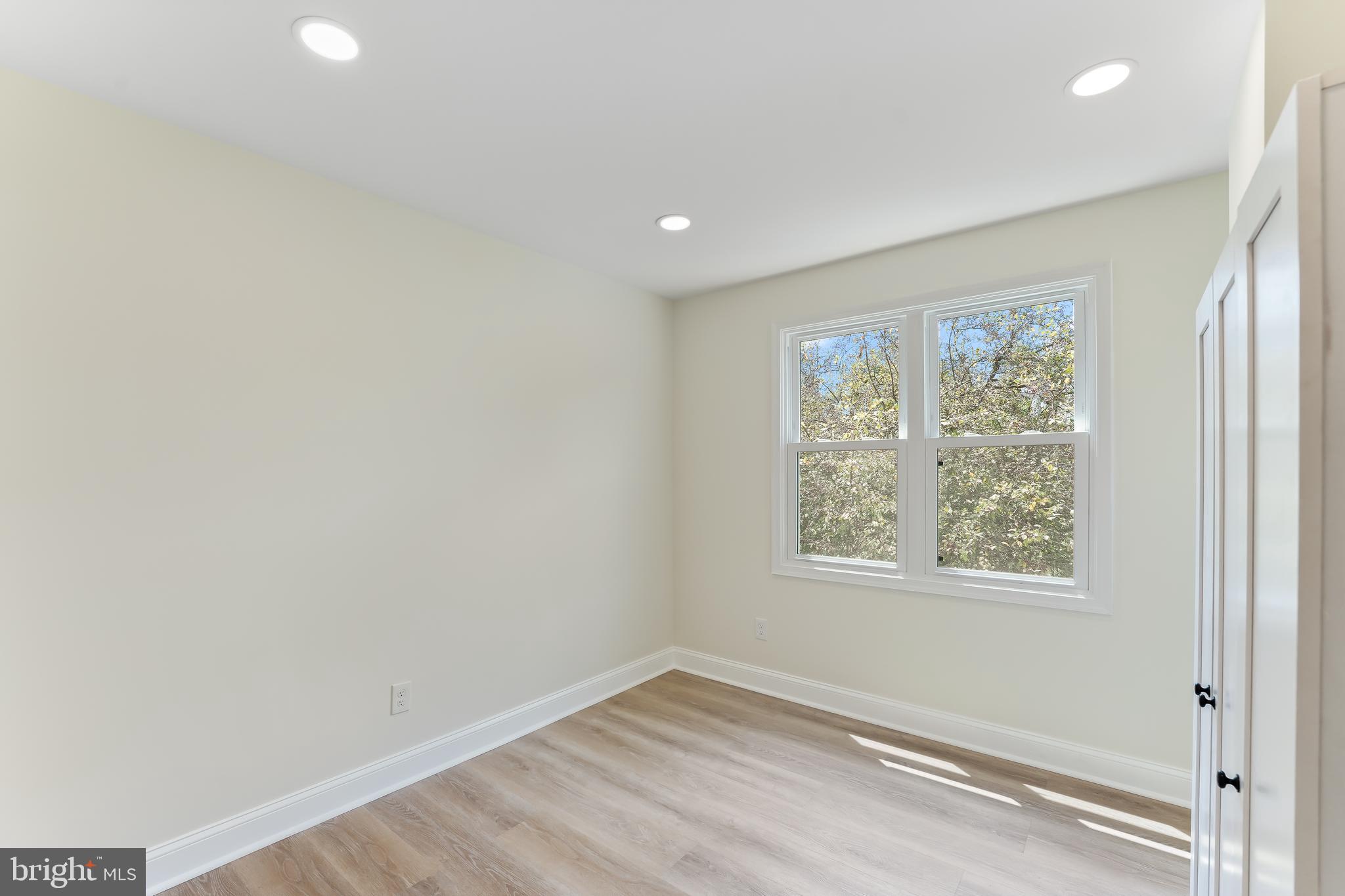 TWIN HILLS - Residential