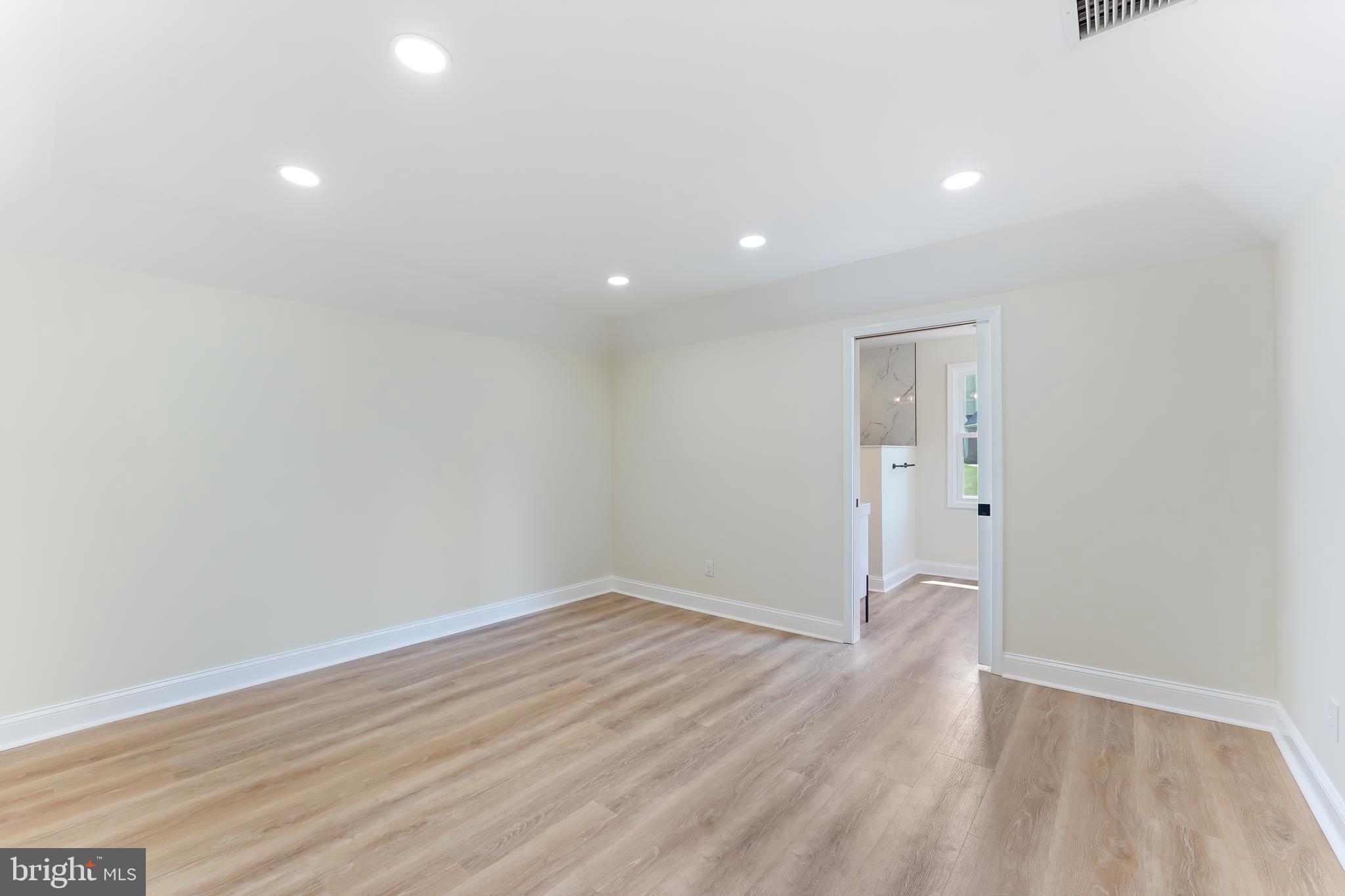 TWIN HILLS - Residential