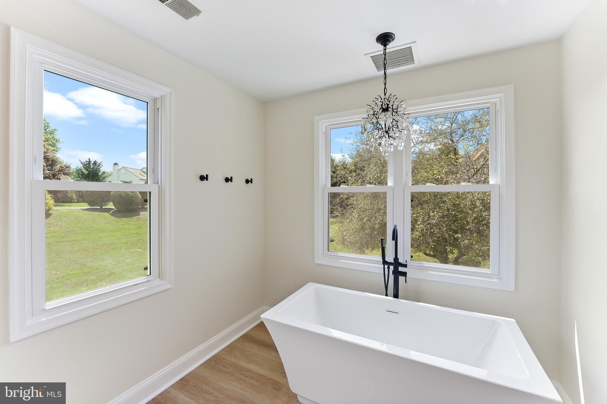 TWIN HILLS - Residential