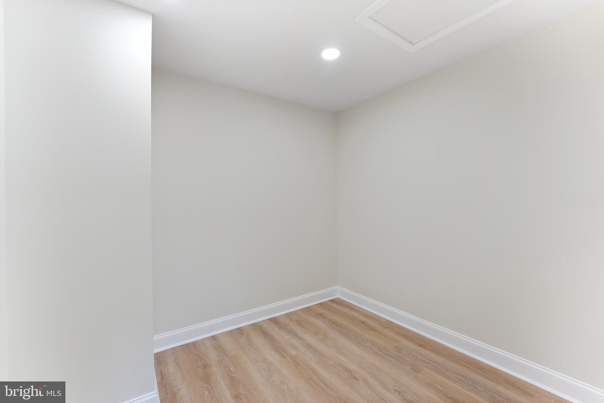 TWIN HILLS - Residential