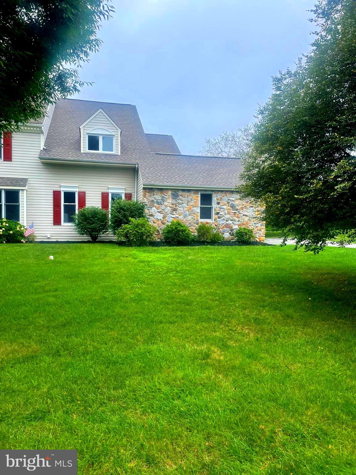 TWIN HILLS - Residential