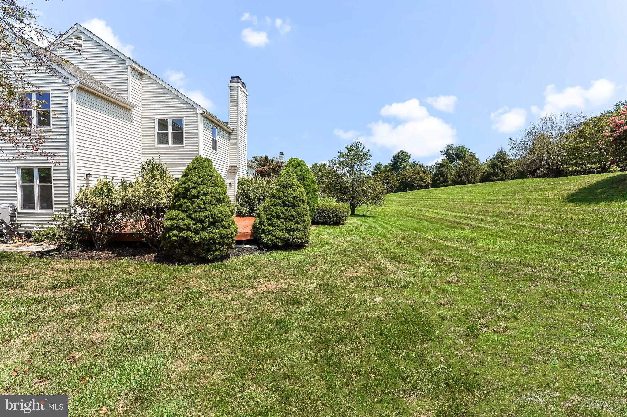 TWIN HILLS - Residential