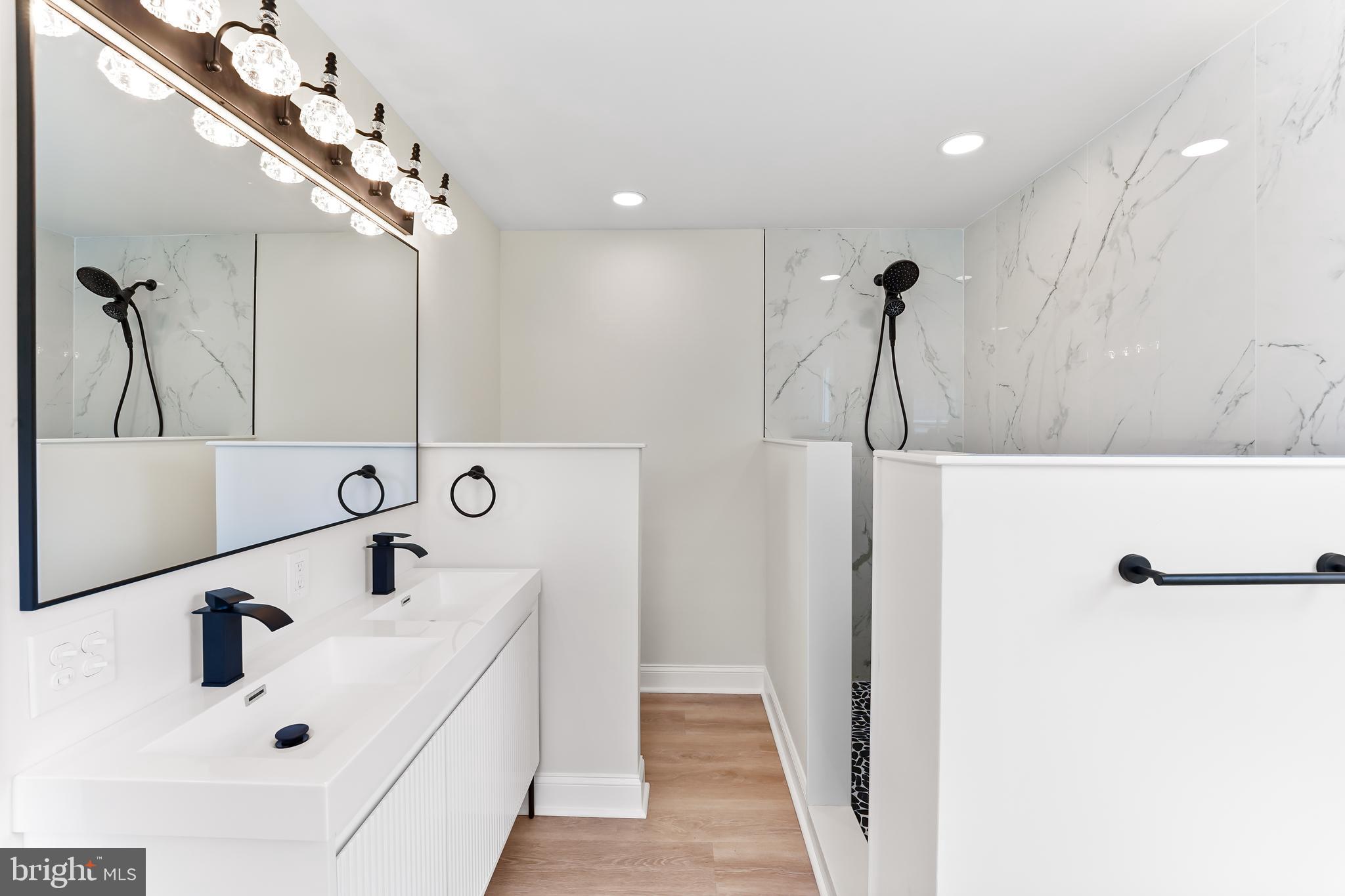 TWIN HILLS - Residential