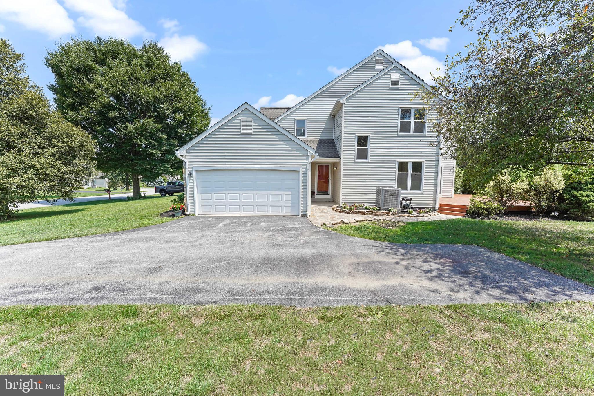 TWIN HILLS - Residential