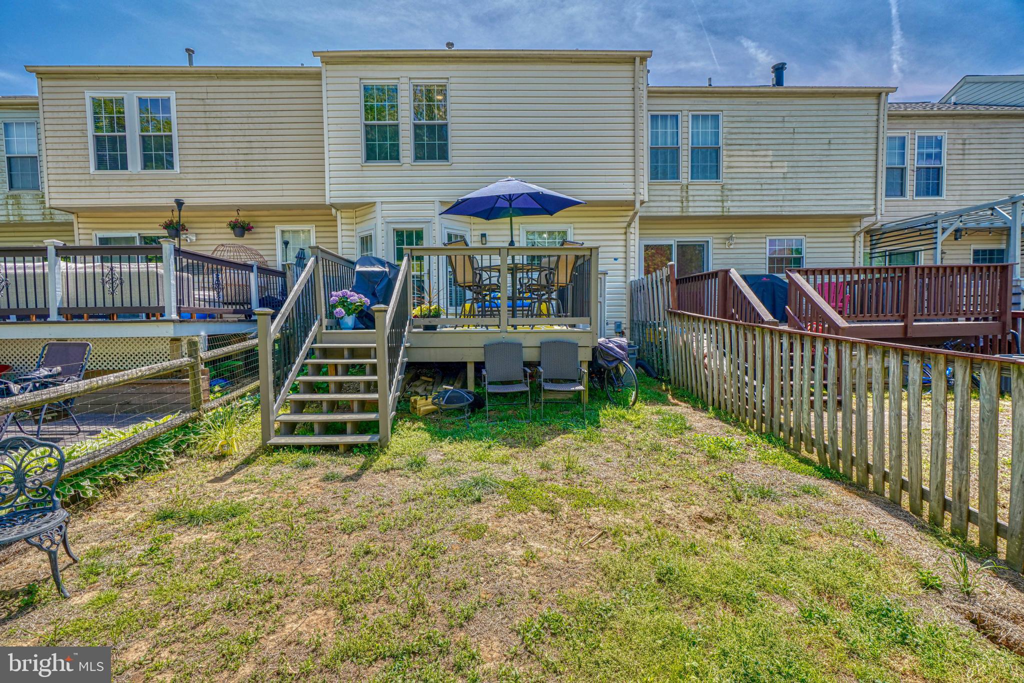 CONSTANT FRIENDSHIP - Residential