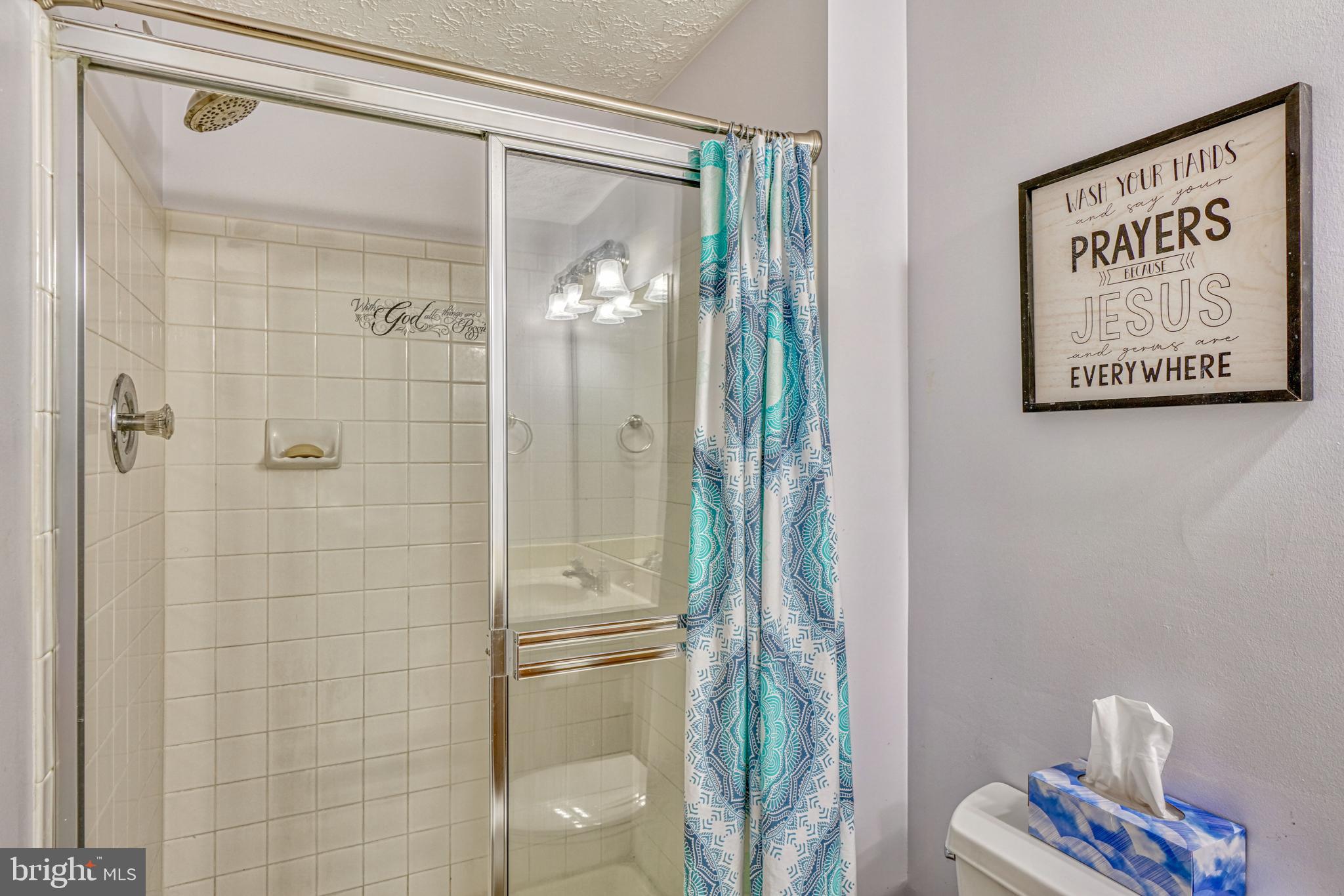 CONSTANT FRIENDSHIP - Residential