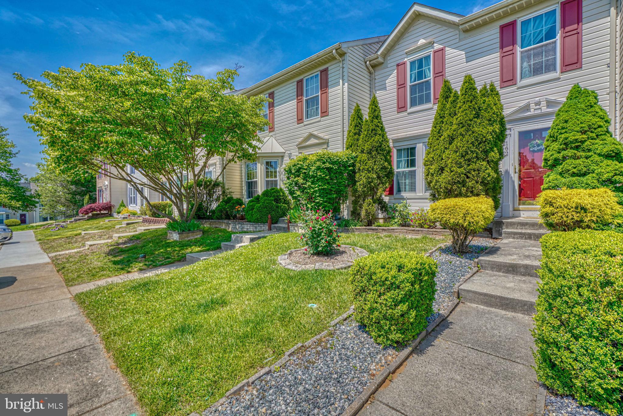 CONSTANT FRIENDSHIP - Residential