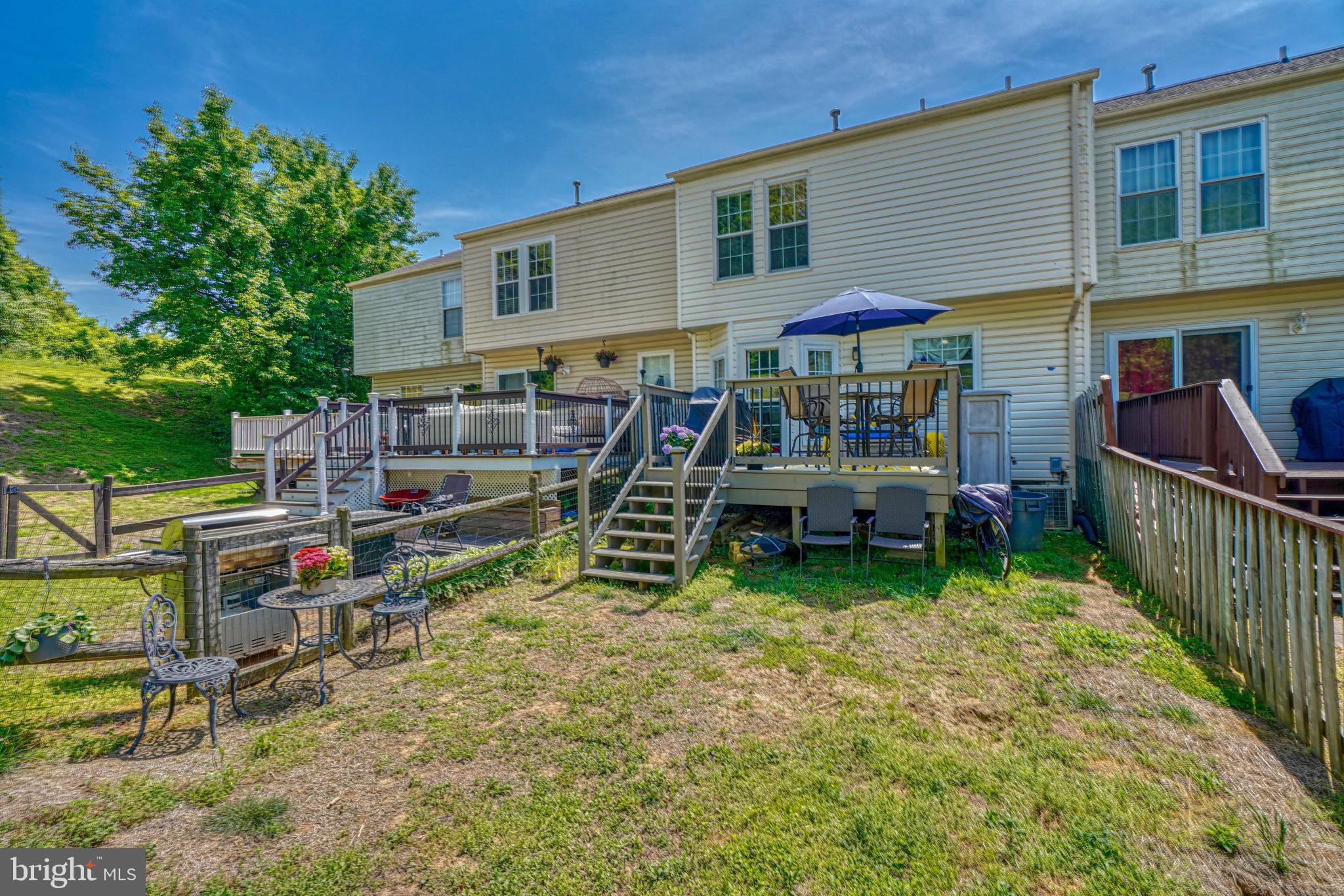 CONSTANT FRIENDSHIP - Residential