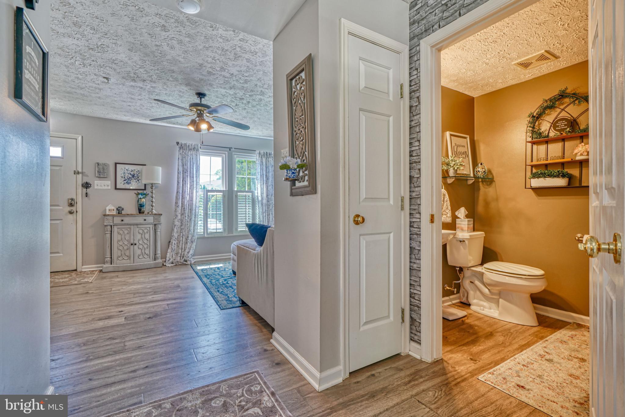 CONSTANT FRIENDSHIP - Residential