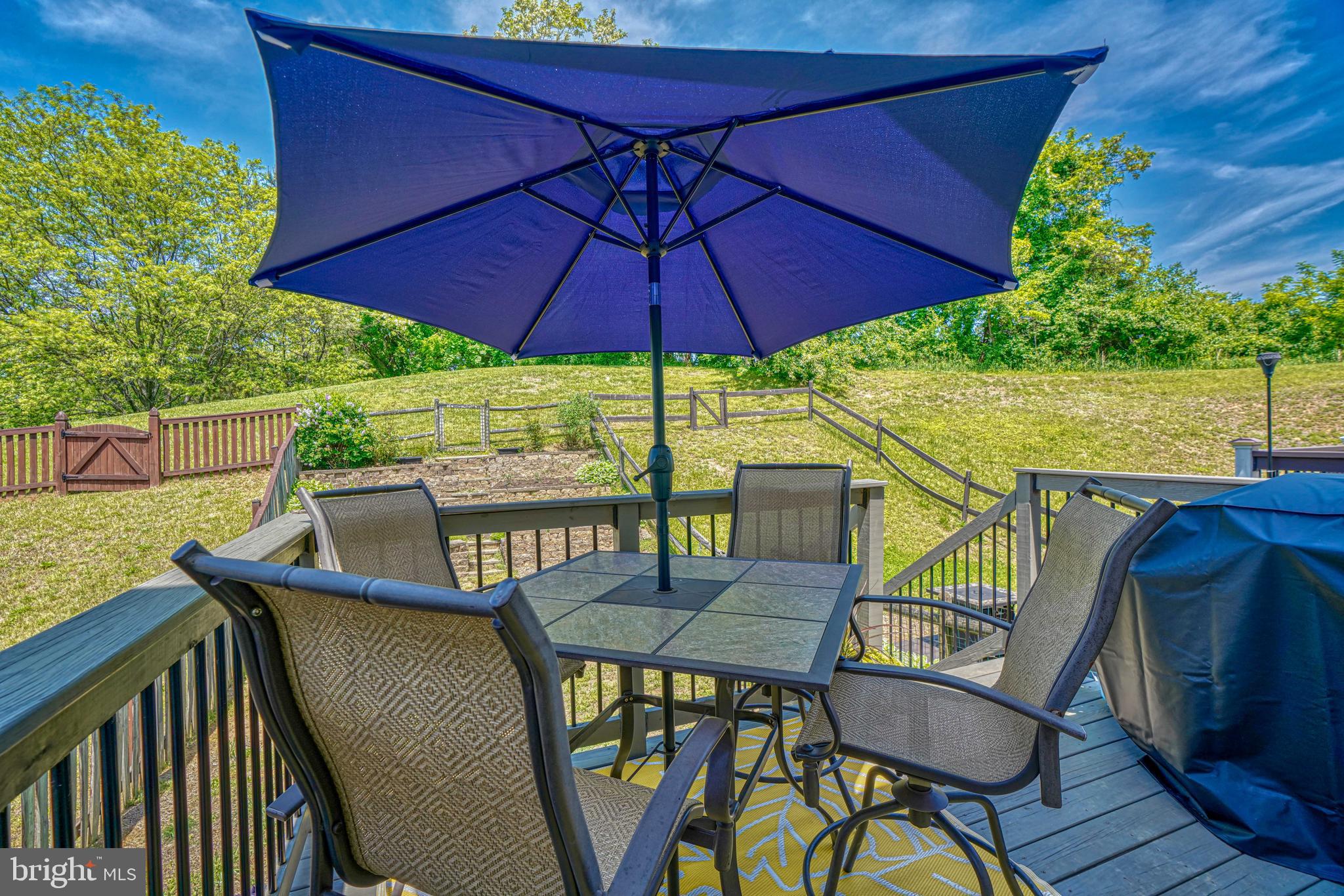 CONSTANT FRIENDSHIP - Residential