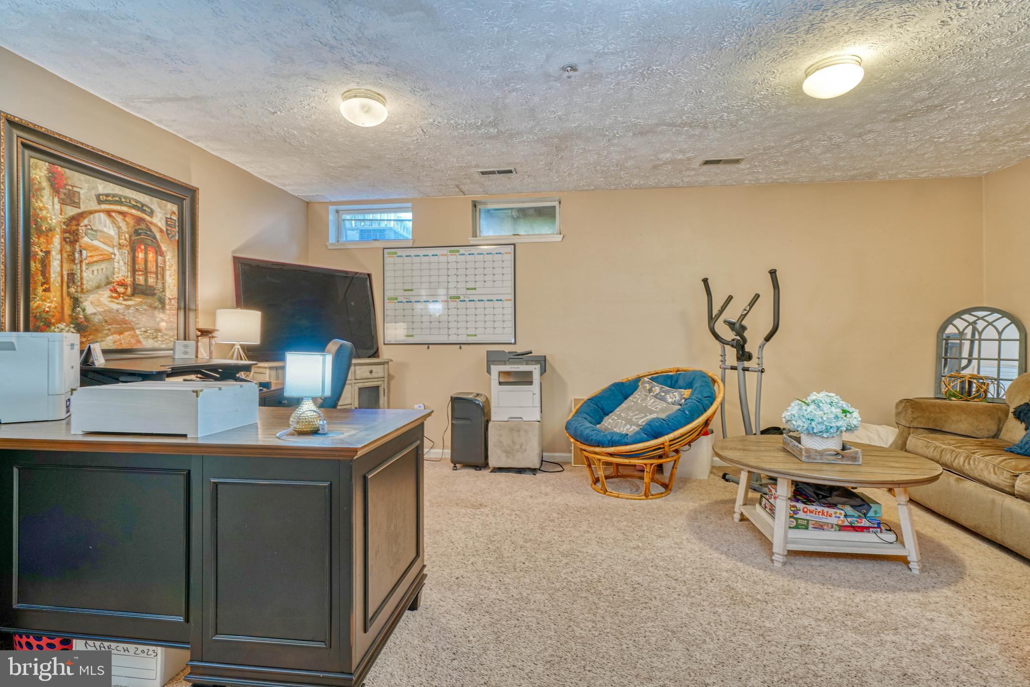 CONSTANT FRIENDSHIP - Residential