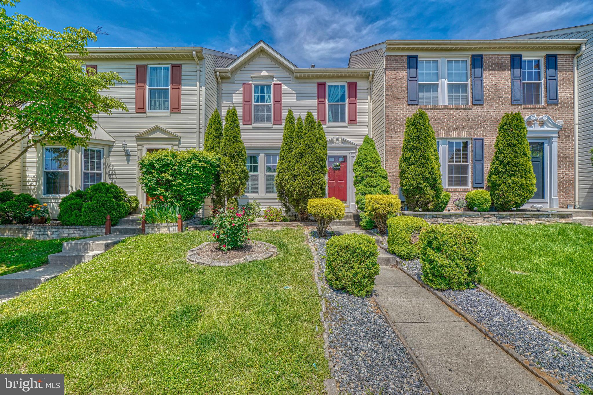 CONSTANT FRIENDSHIP - Residential