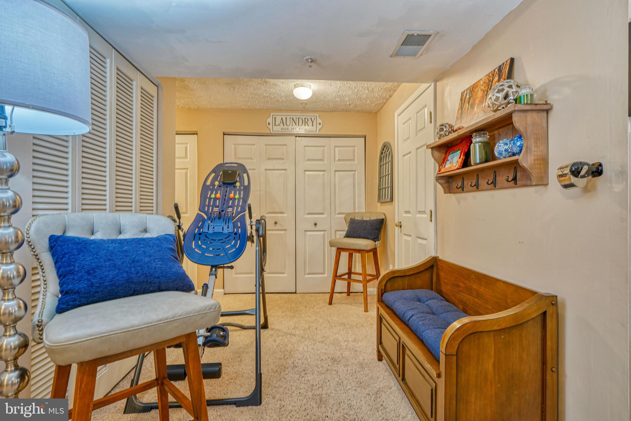 CONSTANT FRIENDSHIP - Residential