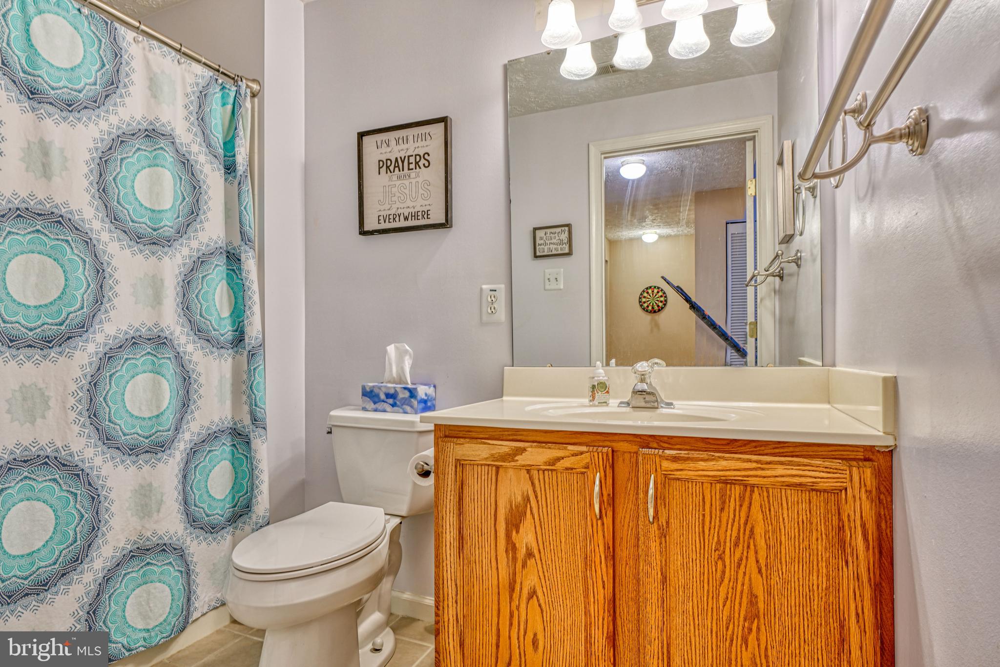 CONSTANT FRIENDSHIP - Residential