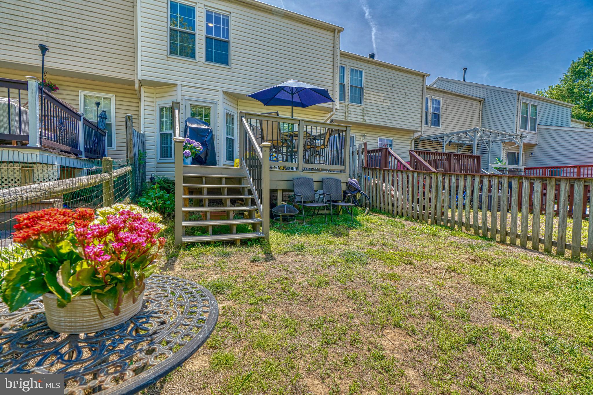 CONSTANT FRIENDSHIP - Residential